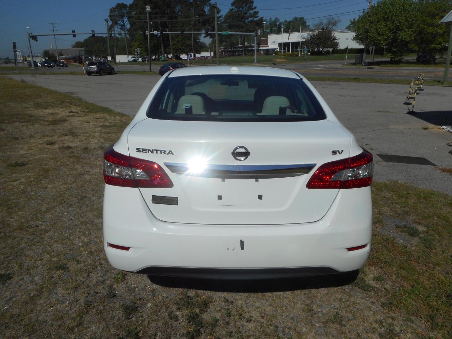 2015 White Nissan Sentra S 6MT (3N1AB7APXFY) with an 1.8L L4 SFI DOHC 16V engine, 6-Speed Automatic transmission, located at 2553 Airline Blvd, Portsmouth, VA, 23701, (757) 488-8331, 36.813889, -76.357597 - ***VEHICLE TERMS*** Down Payment: $999 Weekly Payment: $85 APR: 23.9% Repayment Terms: 42 Months *** CALL ELIZABETH SMITH - DIRECTOR OF MARKETING @ 757-488-8331 TO SCHEDULE YOUR APPOINTMENT TODAY AND GET PRE-APPROVED RIGHT OVER THE PHONE*** - Photo#6